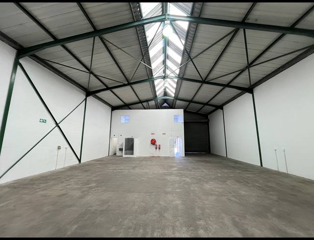 330M² WAREHOUSE TO LET IN KILLARNEY GARDENS